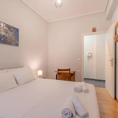 Renovated Lovely Apt Next To Marina Flisvos Athens Exterior photo