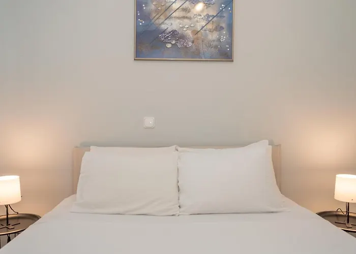 Renovated Lovely Apt Next To Marina Flisvos